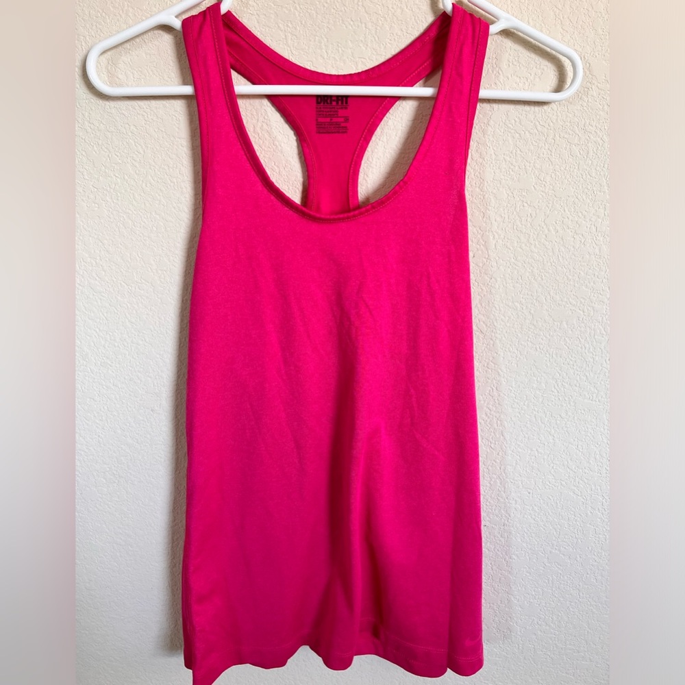 Nike: Dry-Fit tank top in Pink size S.
